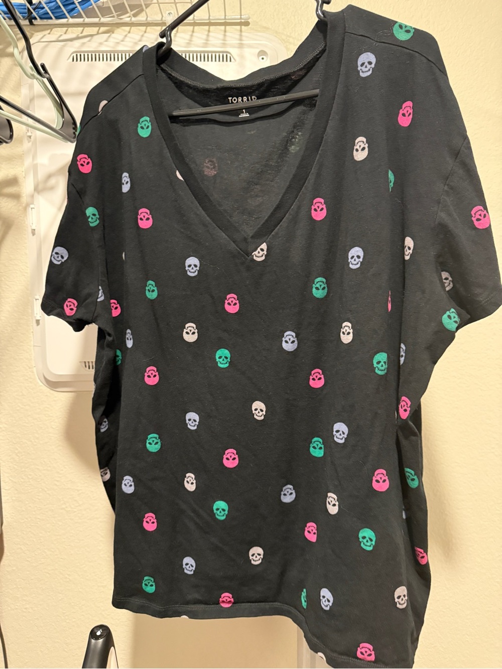 torrid Black V-Neck Tee with Pink, Green, Purple & Cream Skulls